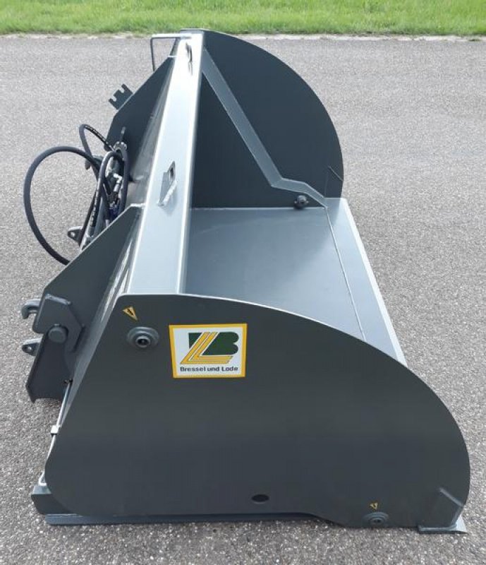 Frontladerzubehör of the type Bressel & Lade Hochkippschaufel L66, Neumaschine in Itterbeck (Picture 7)