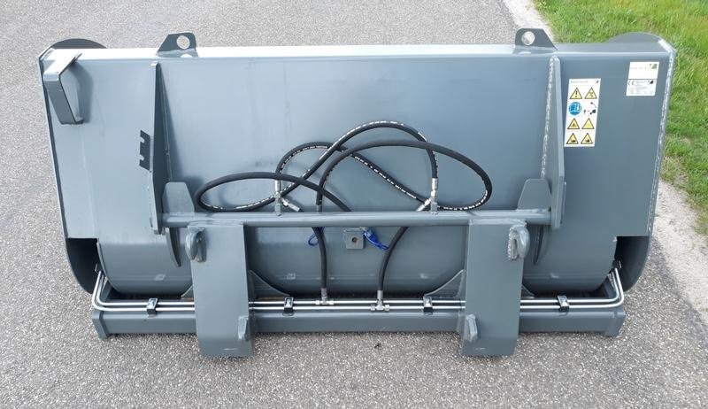 Frontladerzubehör of the type Bressel & Lade Hochkippschaufel L66, Neumaschine in Itterbeck (Picture 4)