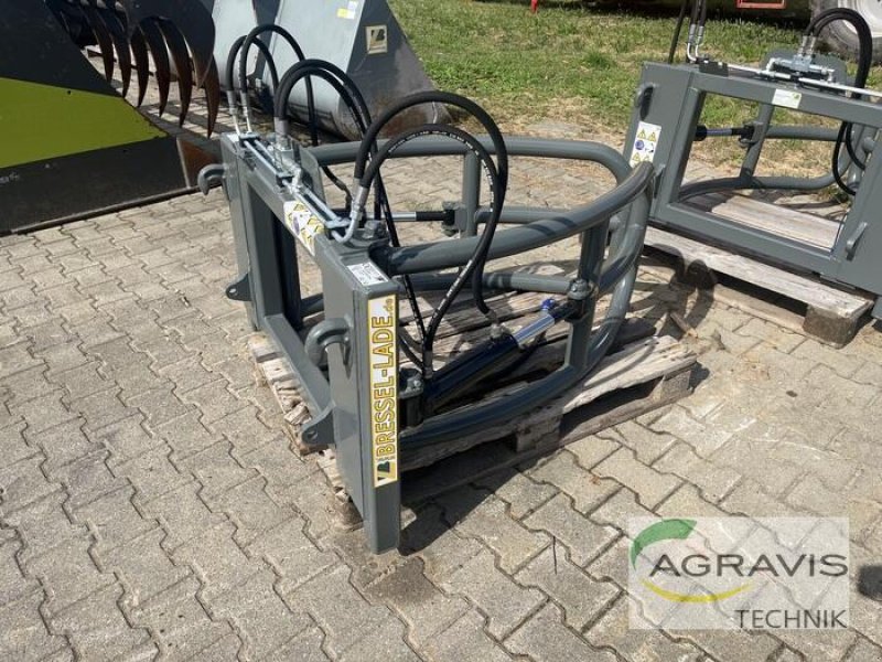 Frontladerzubehör of the type Bressel & Lade RUNDBALLENZANGE, Neumaschine in Alpen (Picture 2)