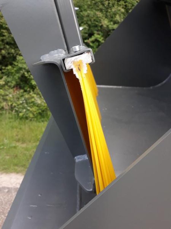 Frontladerzubehör des Typs Bressel & Lade Sammelschaufel L88, Neumaschine in Itterbeck (Bild 18)