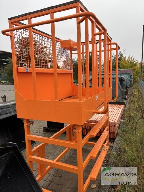 Frontladerzubehör of the type Düvelsdorf ARBEITSBÜHNE 1,60 M, Vorführmaschine in Walsrode (Picture 5)