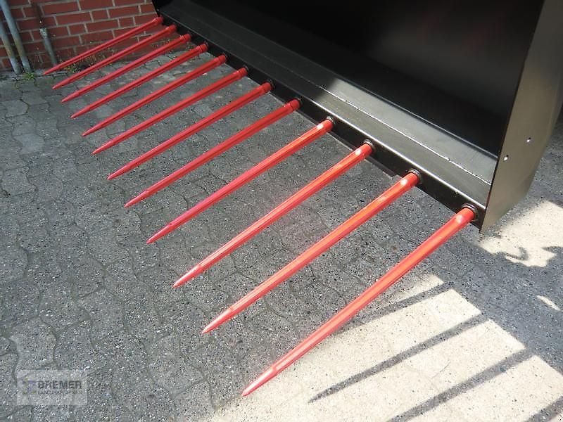 Frontladerzubehör of the type Düvelsdorf Dunggabel 2100  EURO Aufnahme  12 Zinken, Neumaschine in Asendorf (Picture 9)