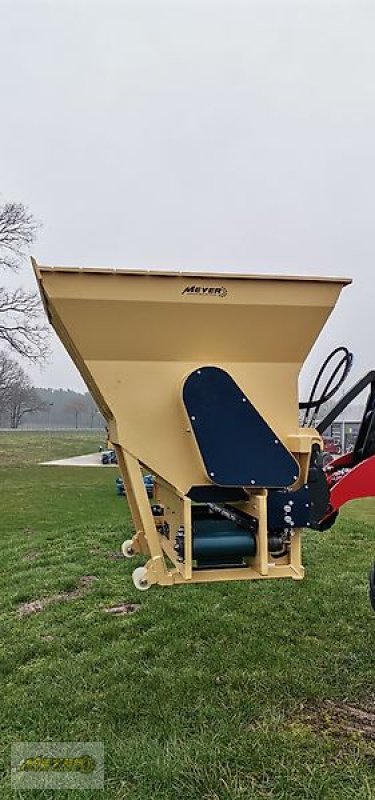 Frontladerzubehör of the type FK Machinery Einstreugerät UNIVERSELL 1,2 m, Neumaschine in Andervenne (Picture 5)