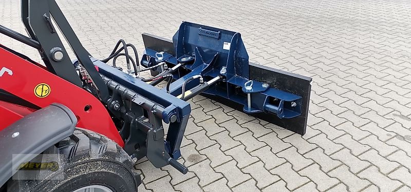 Frontladerzubehör of the type FK Machinery Gummischiebeschild hydraulisch 1,7 m, Neumaschine in Andervenne (Picture 1)