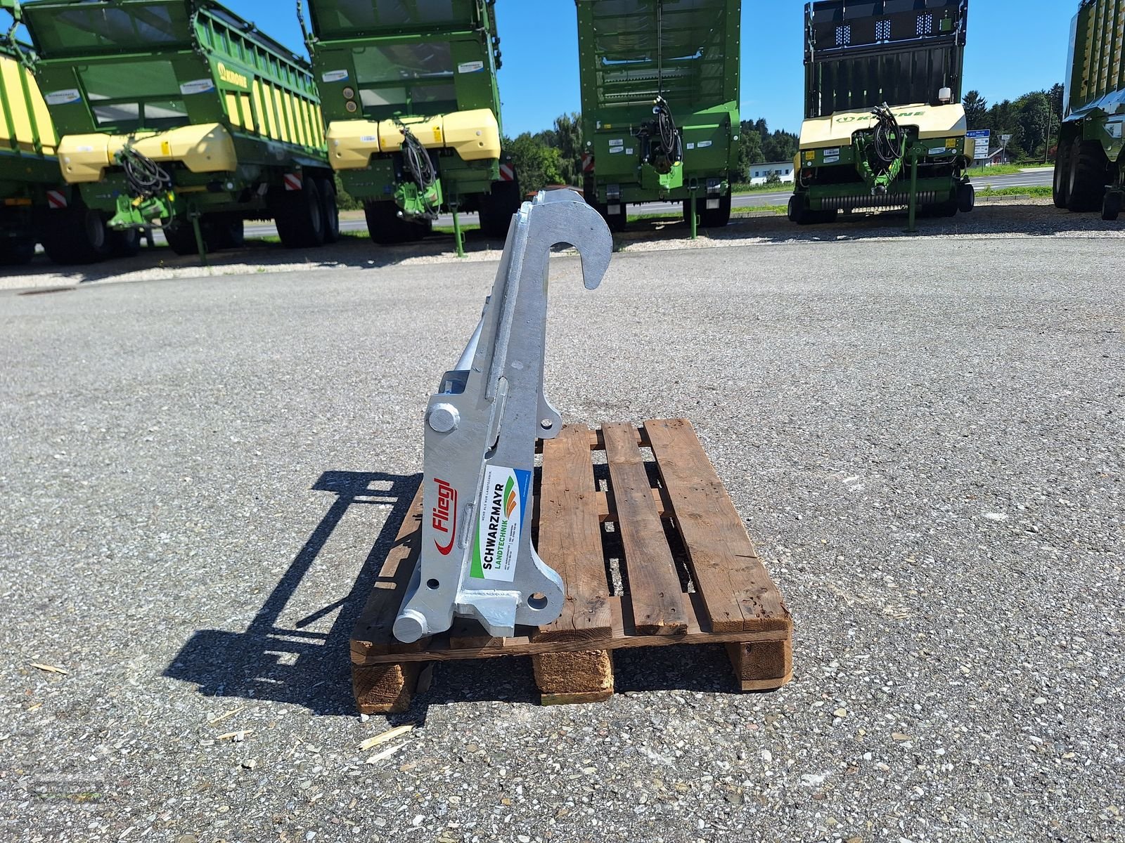 Frontladerzubehör of the type Fliegl Adapter Q-Fit-Euro, Neumaschine in Gampern (Picture 4)