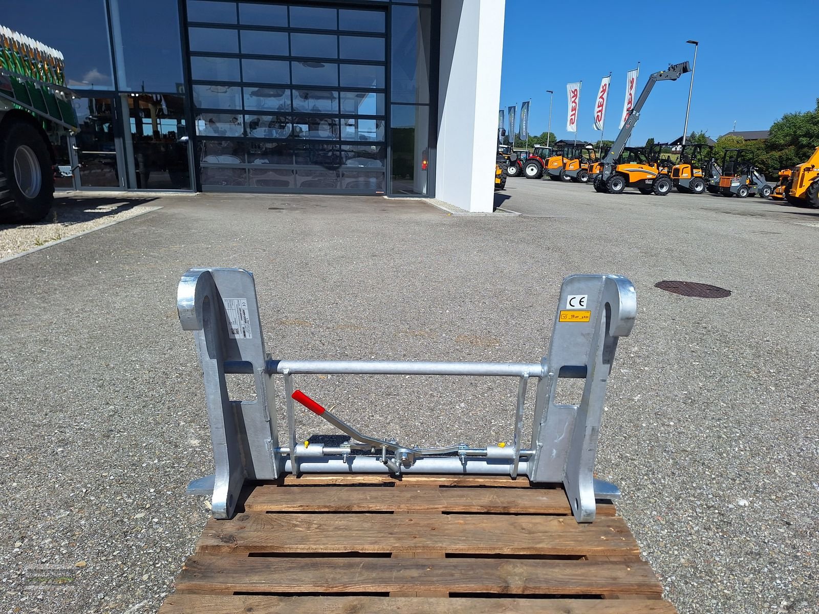 Frontladerzubehör of the type Fliegl Adapter Q-Fit-Euro, Neumaschine in Gampern (Picture 2)