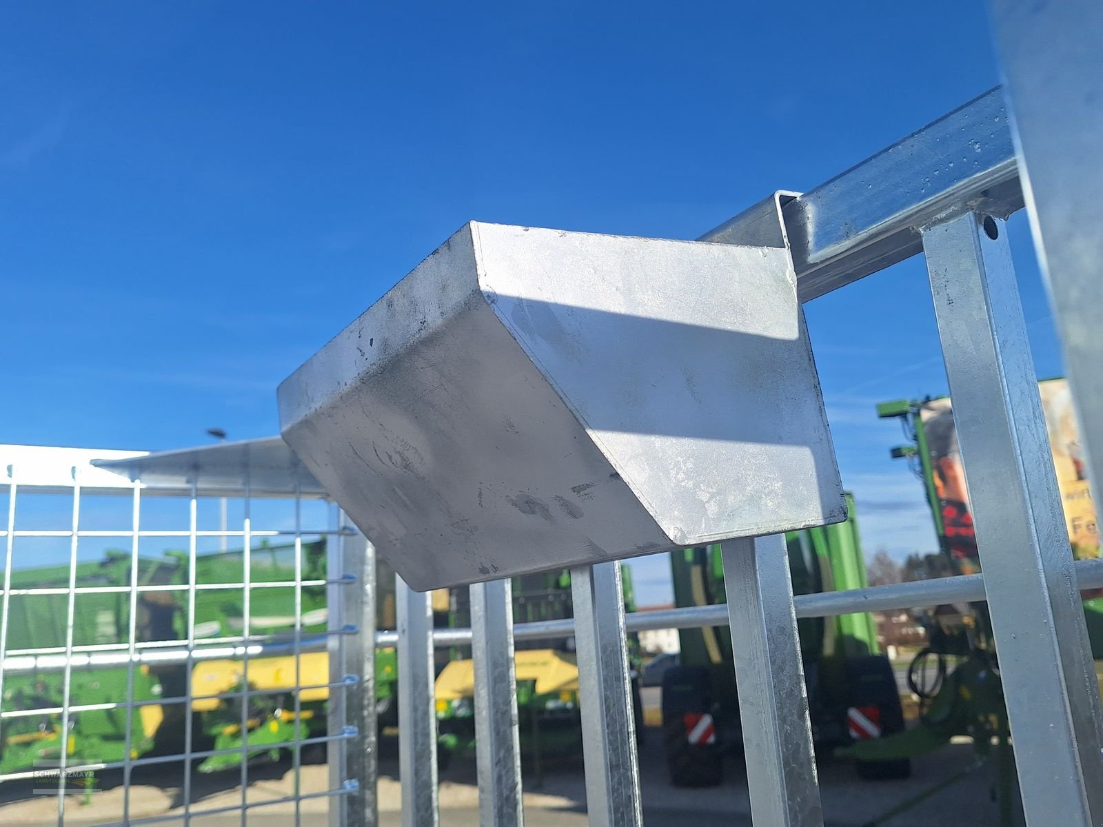 Frontladerzubehör of the type Fliegl AgroCenter Arbeitsbühne hoch, Neumaschine in Aurolzmünster (Picture 12)