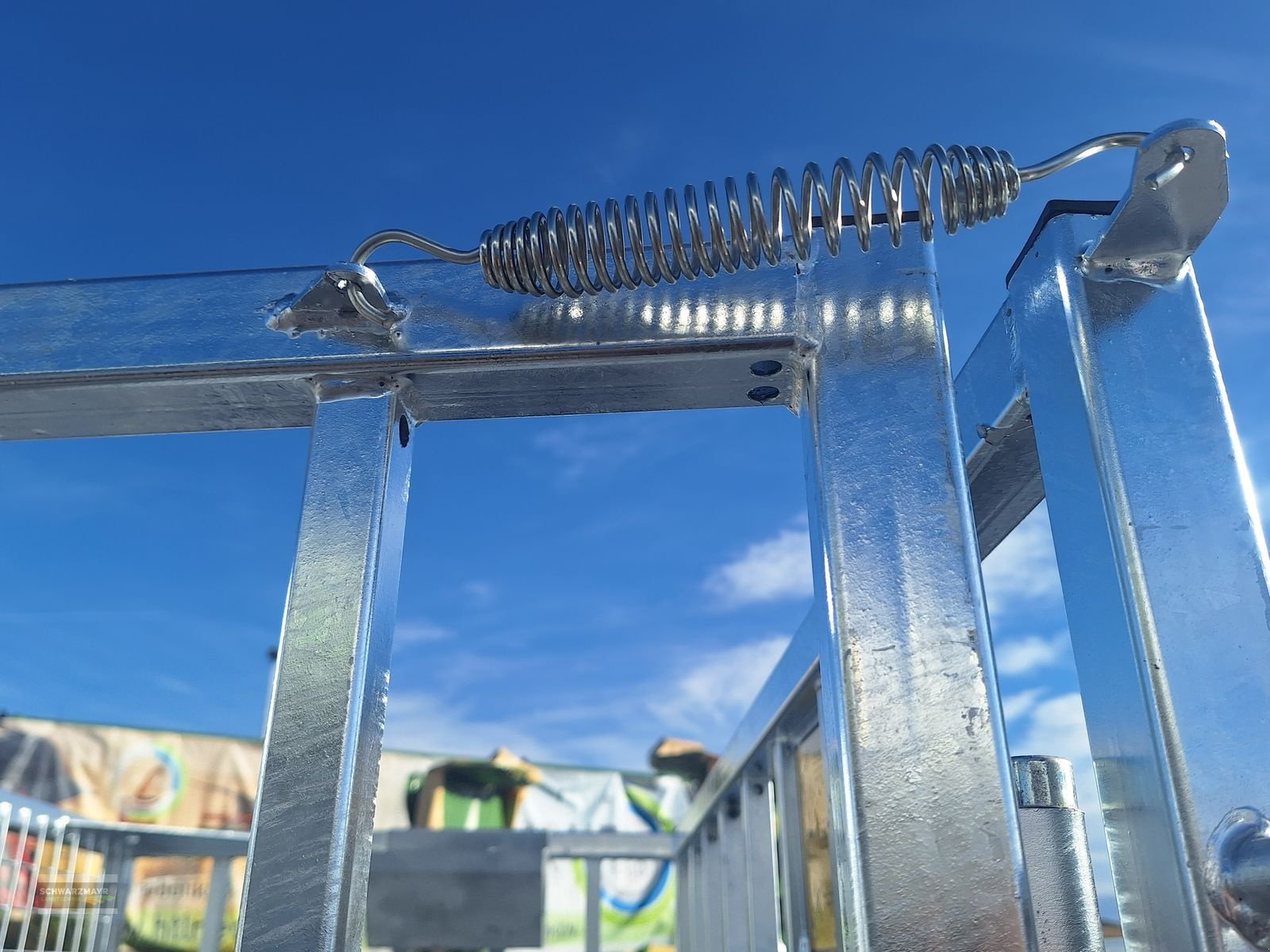 Frontladerzubehör of the type Fliegl AgroCenter Arbeitsbühne hoch, Neumaschine in Aurolzmünster (Picture 11)