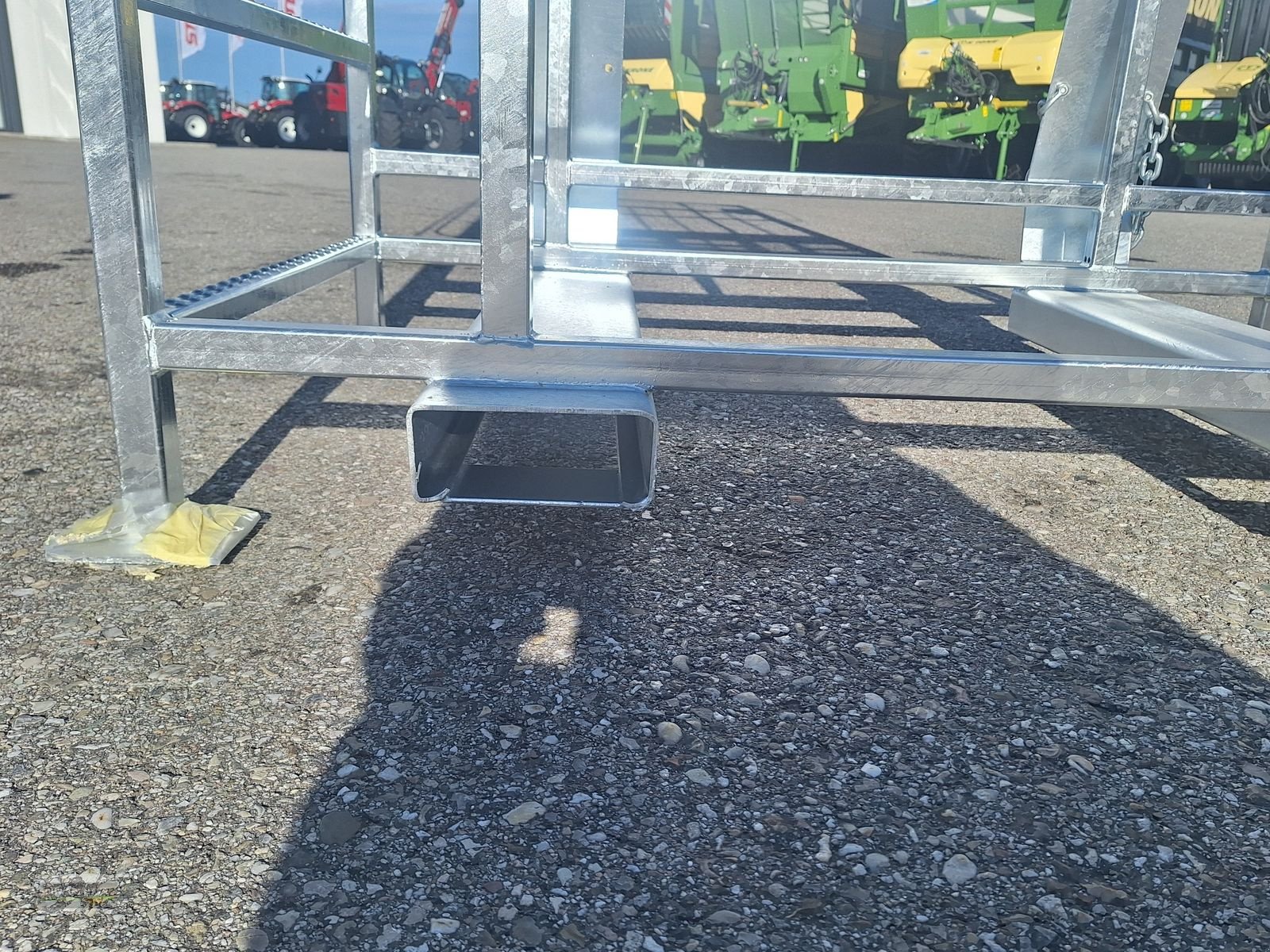 Frontladerzubehör of the type Fliegl AgroCenter Arbeitsbühne hoch, Neumaschine in Aurolzmünster (Picture 14)