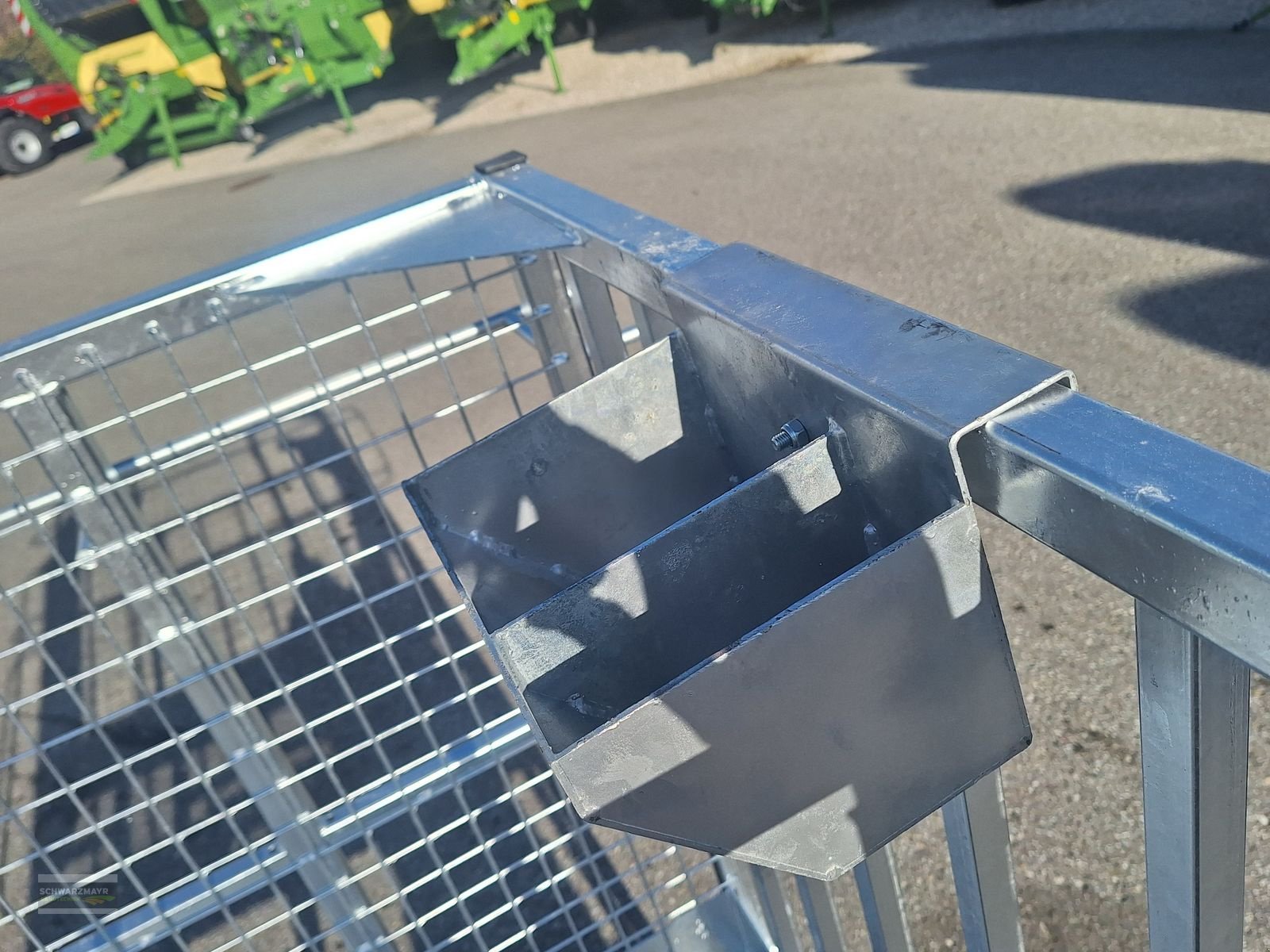 Frontladerzubehör of the type Fliegl AgroCenter Arbeitsbühne hoch, Neumaschine in Aurolzmünster (Picture 13)