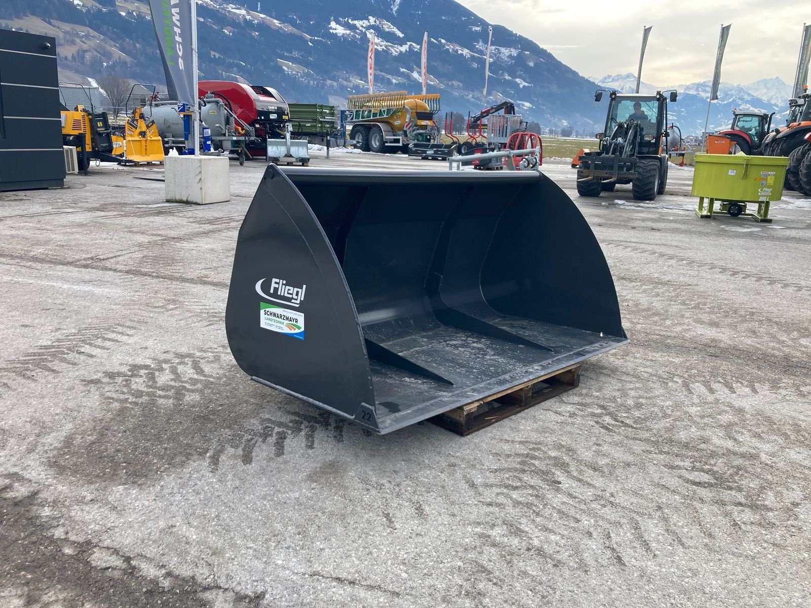 Frontladerzubehör typu Fliegl AgroCenter GR-Schaufel 2200, Neumaschine w Schlitters (Zdjęcie 3)