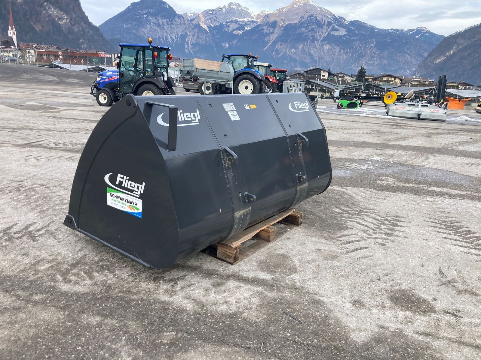 Frontladerzubehör typu Fliegl AgroCenter GR-Schaufel 2200, Neumaschine w Schlitters (Zdjęcie 7)