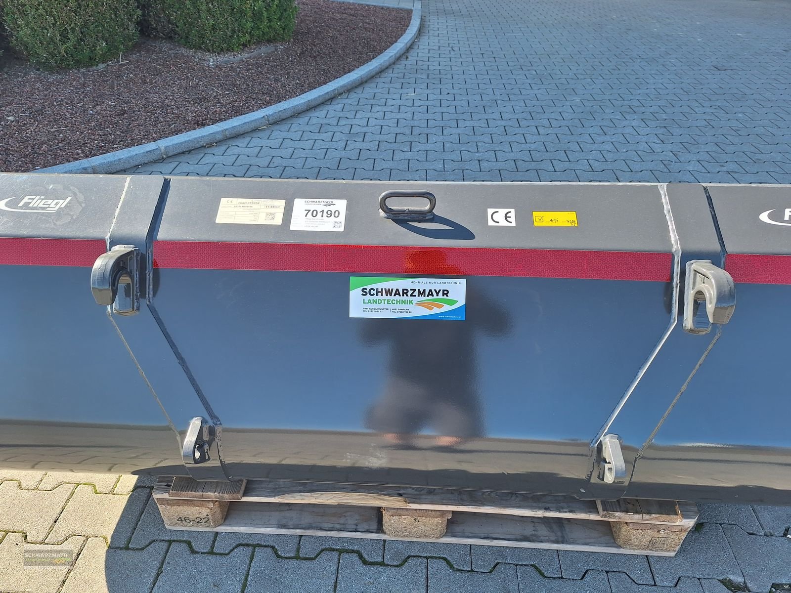Frontladerzubehör of the type Fliegl AgroCenter LG-Schaufel 1900, Neumaschine in Aurolzmünster (Picture 9)