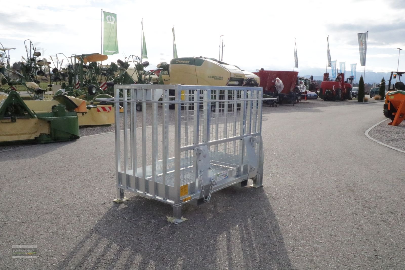 Frontladerzubehör of the type Fliegl Arbeitsbühne Euro, Neumaschine in Gampern (Picture 4)