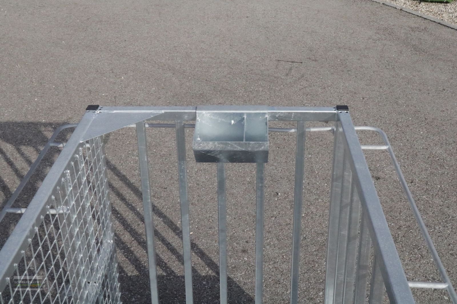 Frontladerzubehör of the type Fliegl Arbeitsbühne Euro, Neumaschine in Gampern (Picture 12)