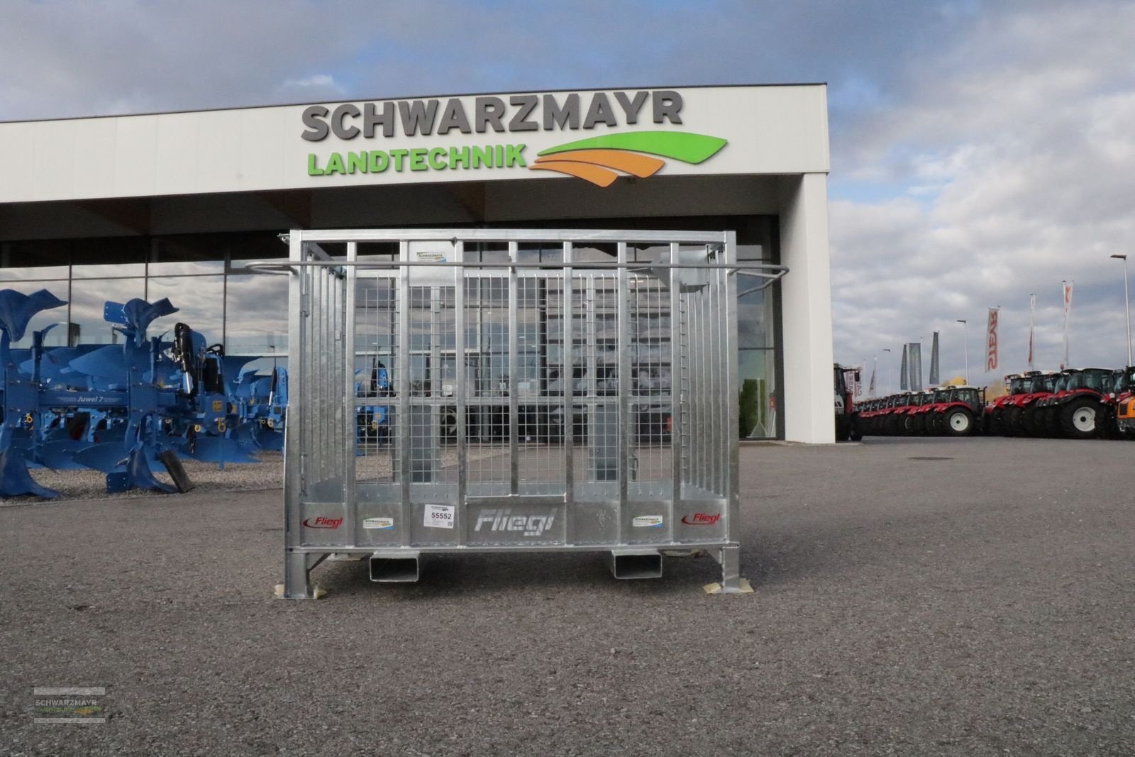 Frontladerzubehör of the type Fliegl Arbeitsbühne Euro, Neumaschine in Gampern (Picture 1)