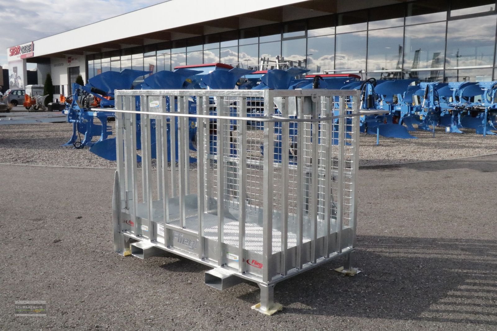 Frontladerzubehör of the type Fliegl Arbeitsbühne Euro, Neumaschine in Gampern (Picture 5)