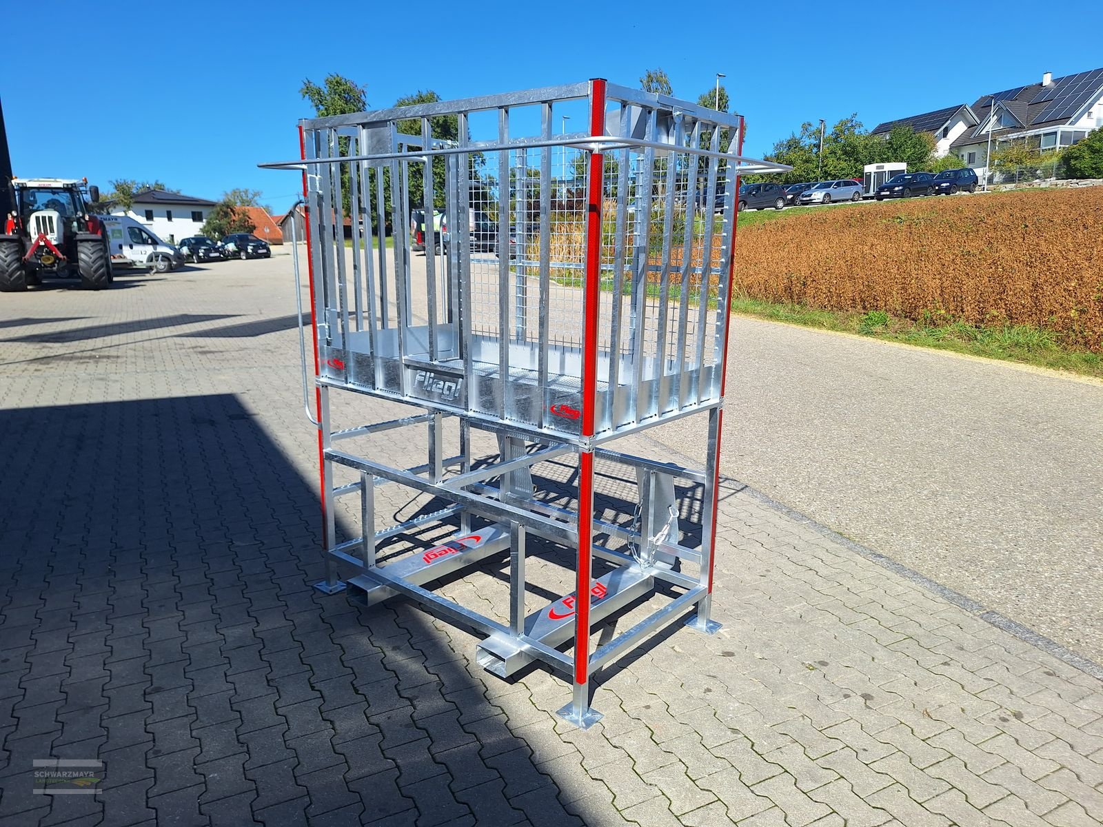 Frontladerzubehör of the type Fliegl Arbeitsbühne hoch, Vorführmaschine in Aurolzmünster (Picture 5)