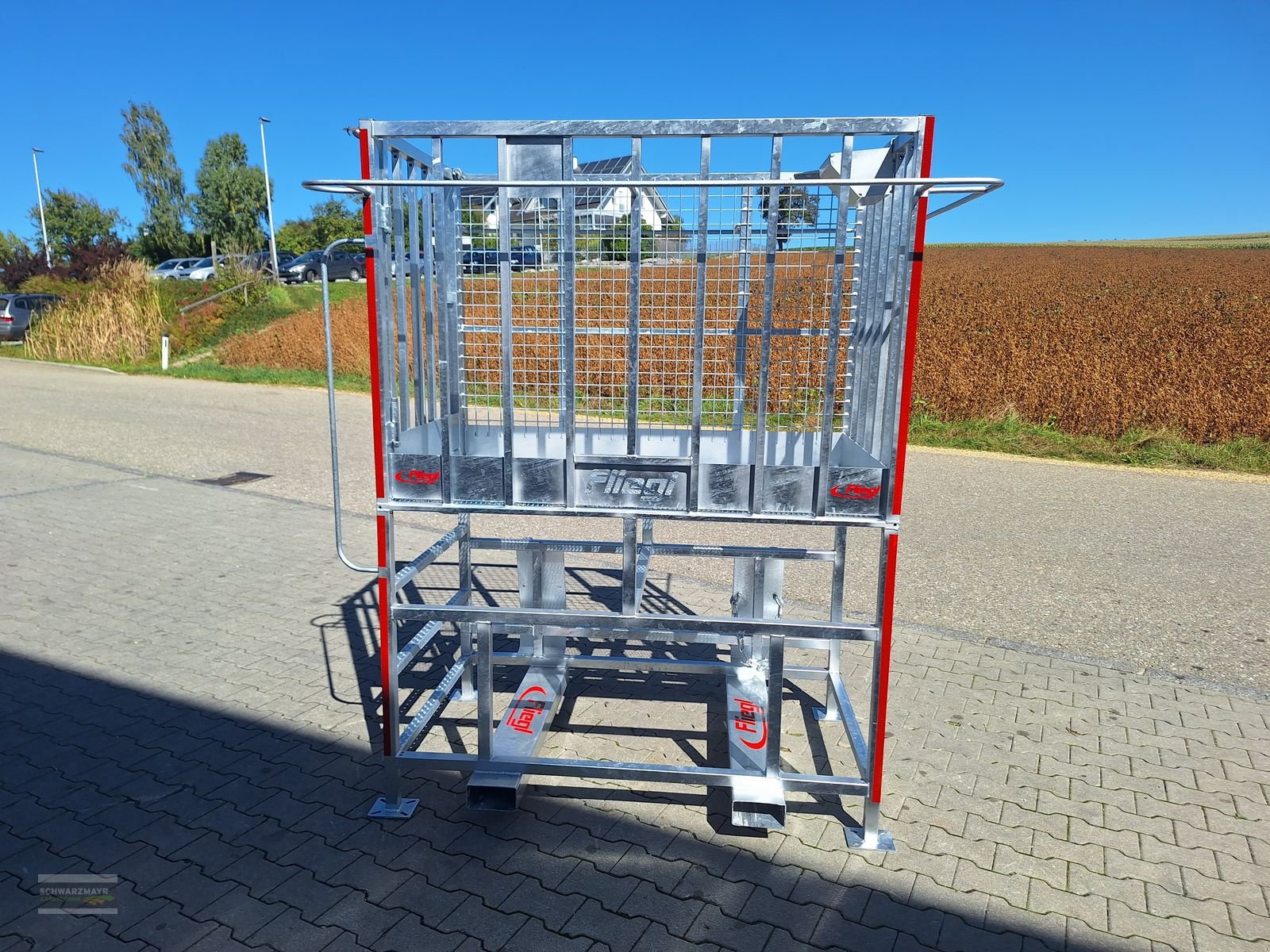 Frontladerzubehör of the type Fliegl Arbeitsbühne hoch, Vorführmaschine in Aurolzmünster (Picture 7)