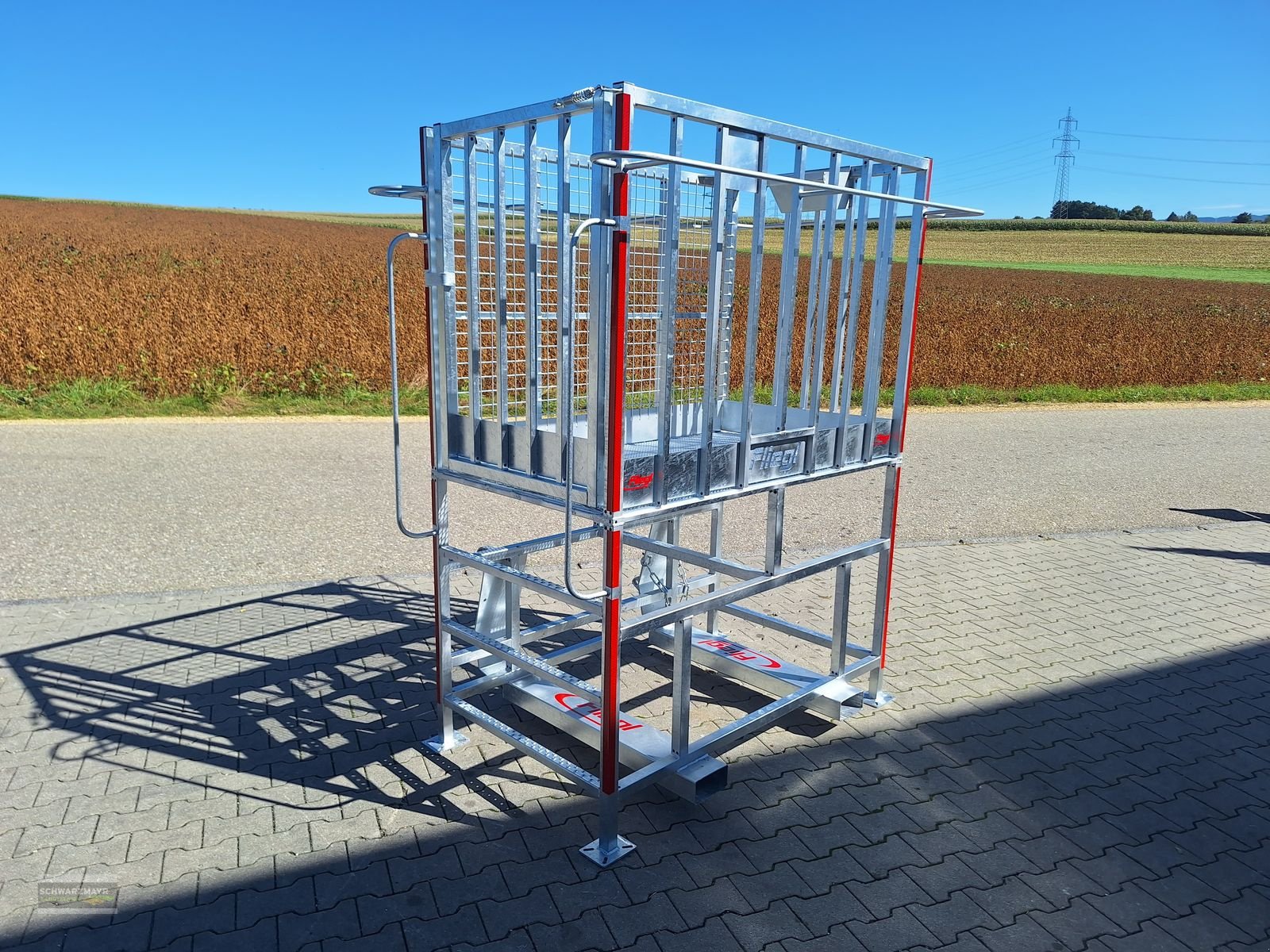 Frontladerzubehör of the type Fliegl Arbeitsbühne hoch, Vorführmaschine in Aurolzmünster (Picture 8)