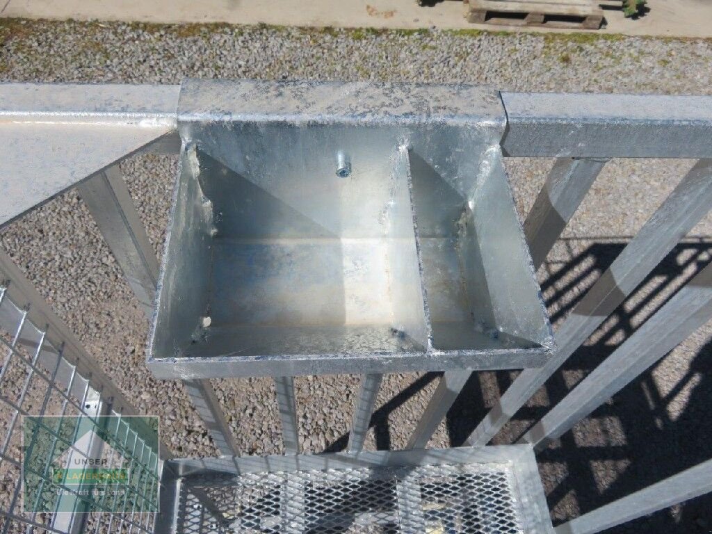 Frontladerzubehör of the type Fliegl Arbeitsbühne HOCH, Neumaschine in Hofkirchen (Picture 9)