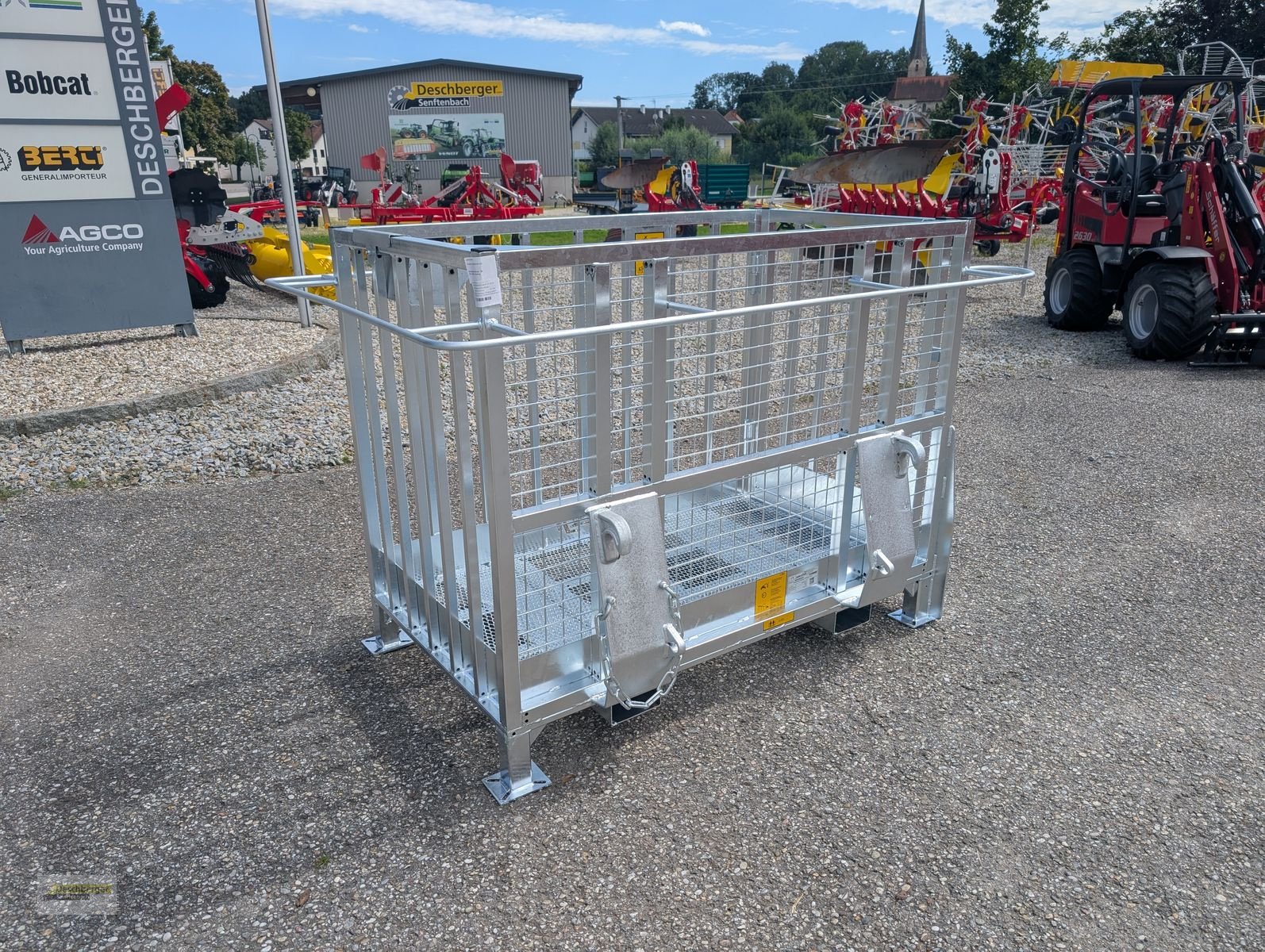Frontladerzubehör of the type Fliegl Arbeitskorb/Arbeitsbühne mit Euro-Aufnahme, Neumaschine in Senftenbach (Picture 1)