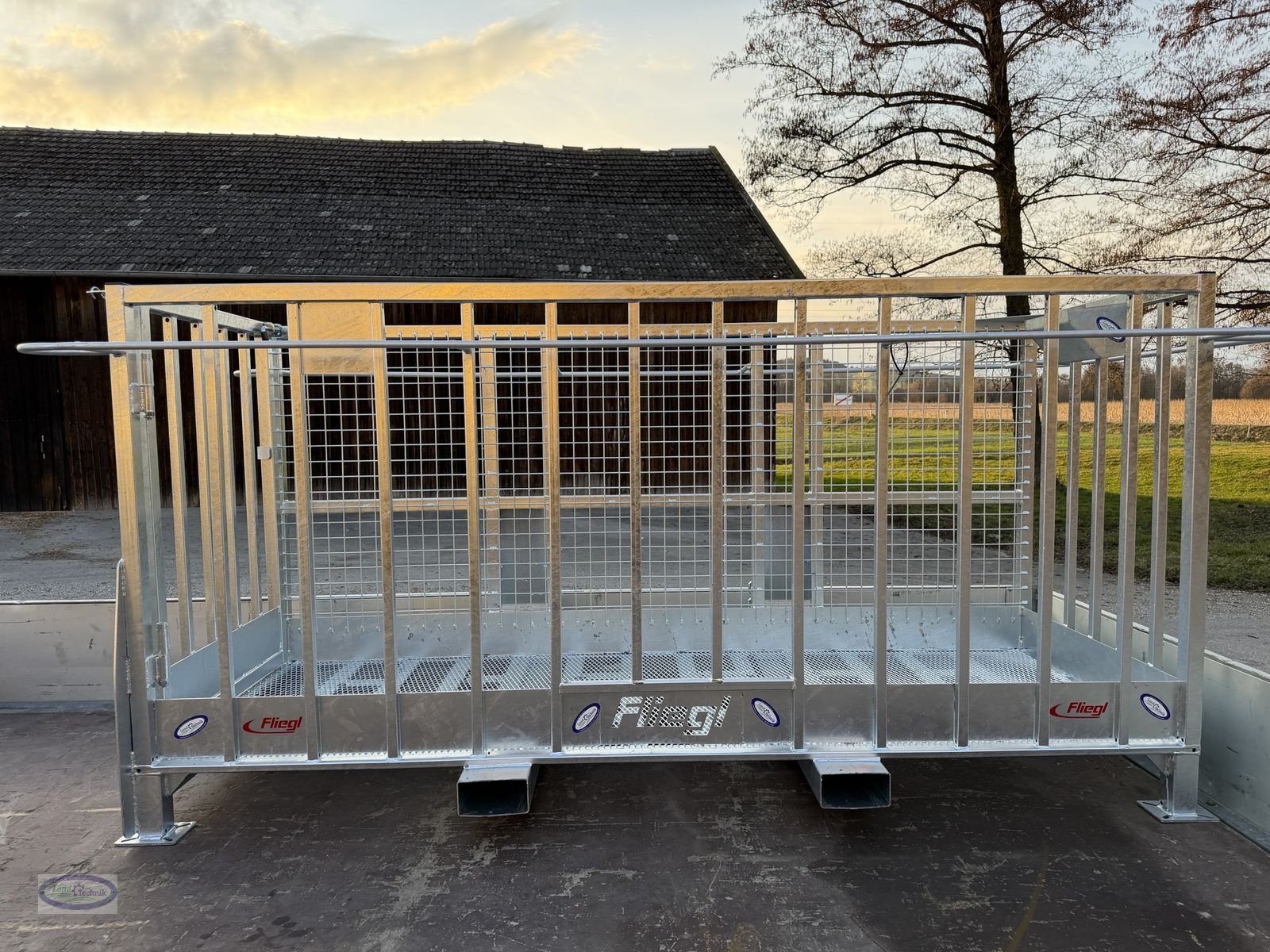 Frontladerzubehör van het type Fliegl Arbeitskorb, Neumaschine in Münzkirchen (Foto 2)