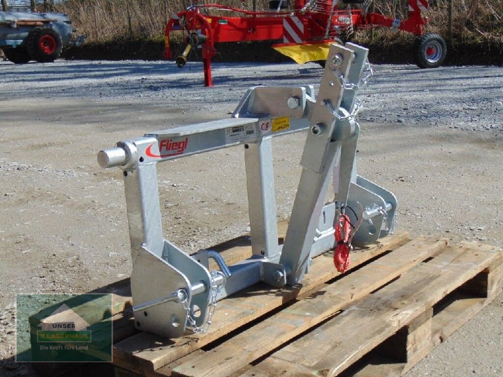 Frontladerzubehör of the type Fliegl Dreipunkt auf EURO ausklinbar, Neumaschine in Hofkirchen (Picture 6)