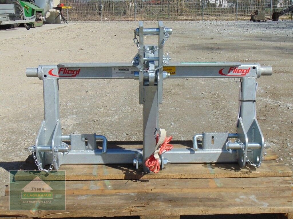 Frontladerzubehör of the type Fliegl Dreipunkt auf EURO ausklinbar, Neumaschine in Hofkirchen (Picture 7)
