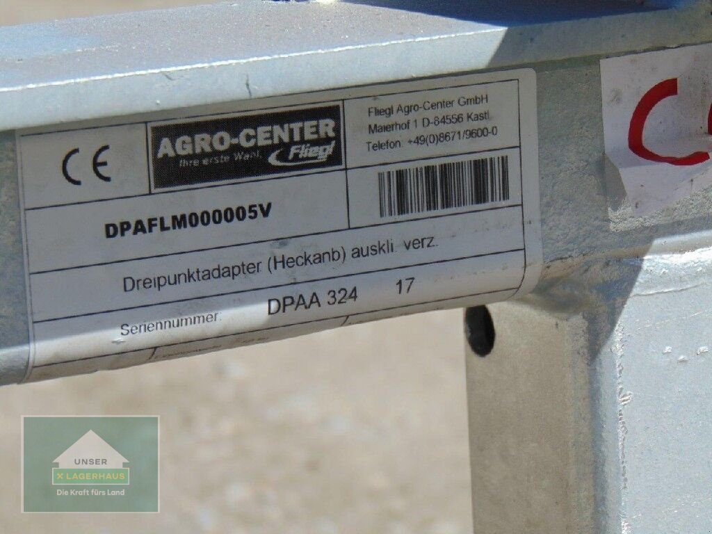 Frontladerzubehör of the type Fliegl Dreipunkt auf EURO ausklinbar, Neumaschine in Hofkirchen (Picture 2)