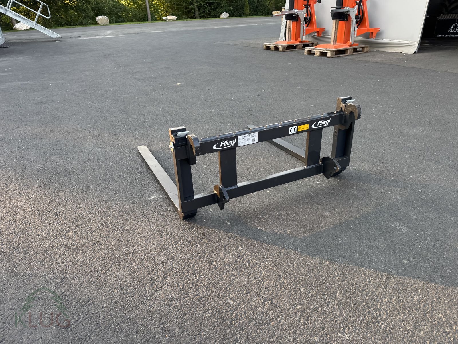 Frontladerzubehör of the type Fliegl Easy Palettengabel, Neumaschine in Pirching am Traubenberg (Picture 13)