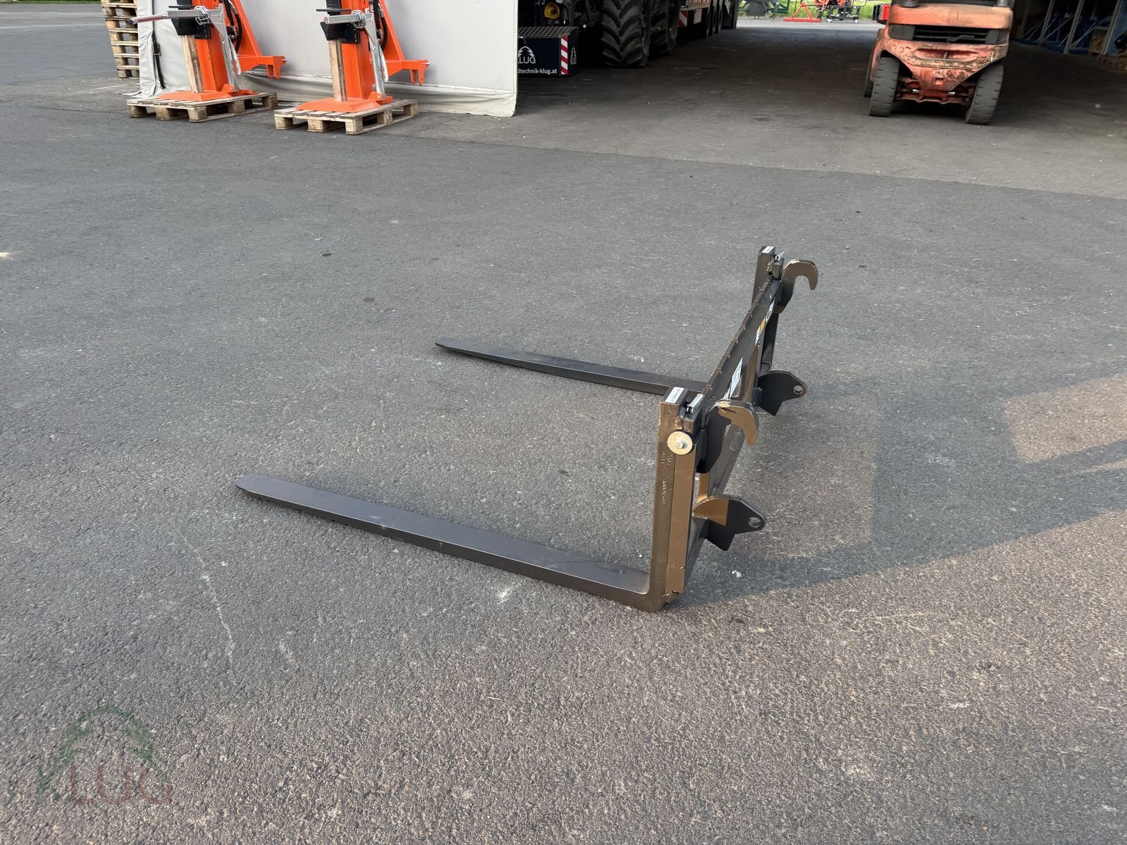 Frontladerzubehör of the type Fliegl Easy Palettengabel, Neumaschine in Pirching am Traubenberg (Picture 9)