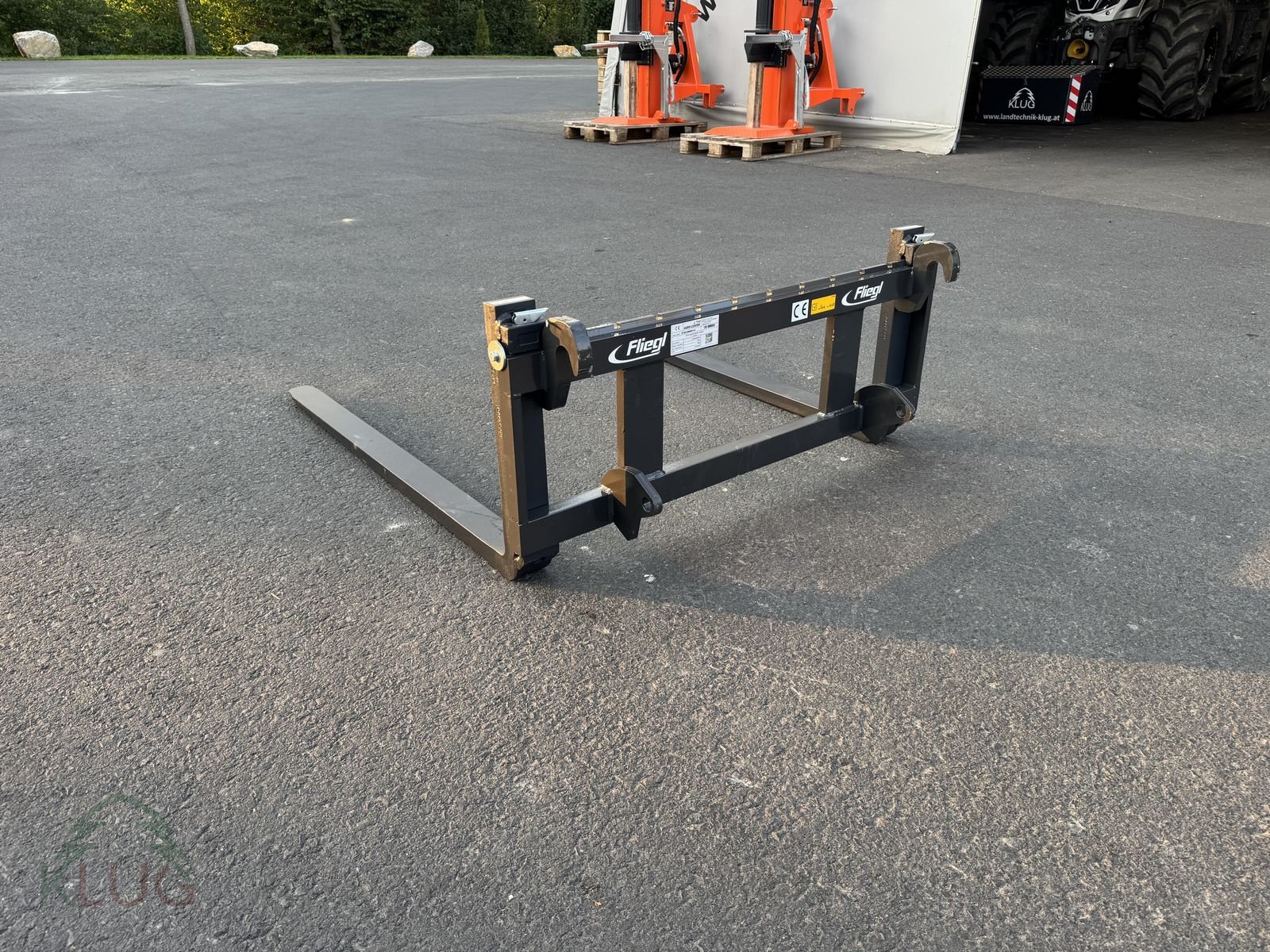 Frontladerzubehör of the type Fliegl Easy Palettengabel, Neumaschine in Pirching am Traubenberg (Picture 8)