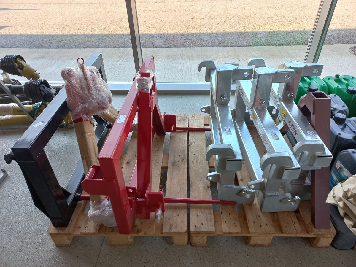 Frontladerzubehör of the type Fliegl Euro Dreipunkt Adapter, Gebrauchtmaschine in Saxen (Picture 2)