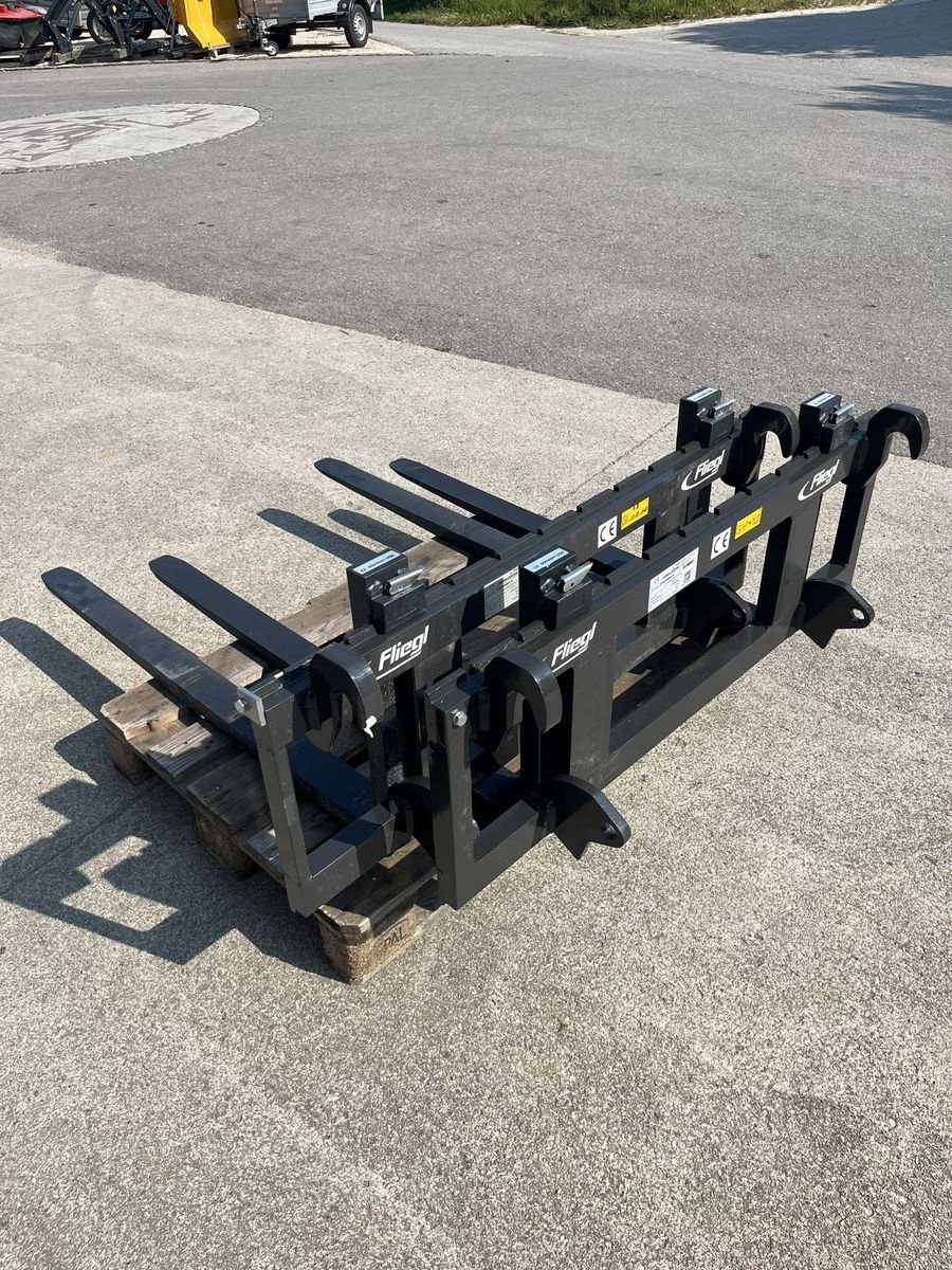 Frontladerzubehör du type Fliegl Euro Palettengabel 1200mm 2200 kg, Neumaschine en Waldneukirchen (Photo 7)