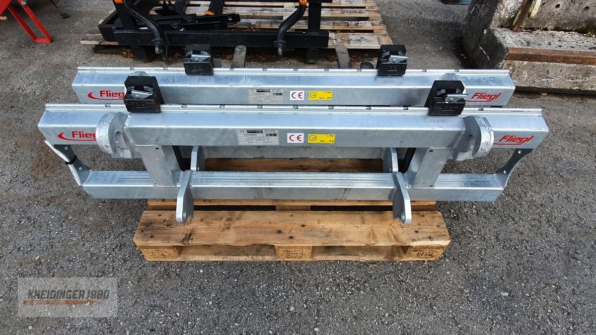 Frontladerzubehör des Typs Fliegl Palettengabel, Neumaschine in Altenfelden (Bild 2)