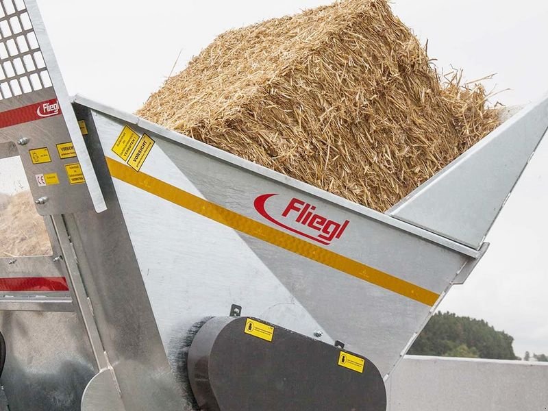 Frontladerzubehör of the type Fliegl Profi Einstreuschaufel 1.850 mm, Neumaschine in St. Marienkirchen (Picture 5)