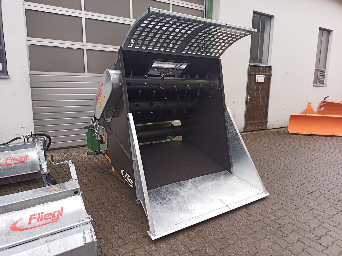 Frontladerzubehör of the type Fliegl Profi Einstreuschaufel 1.850 mm, Neumaschine in St. Marienkirchen (Picture 14)