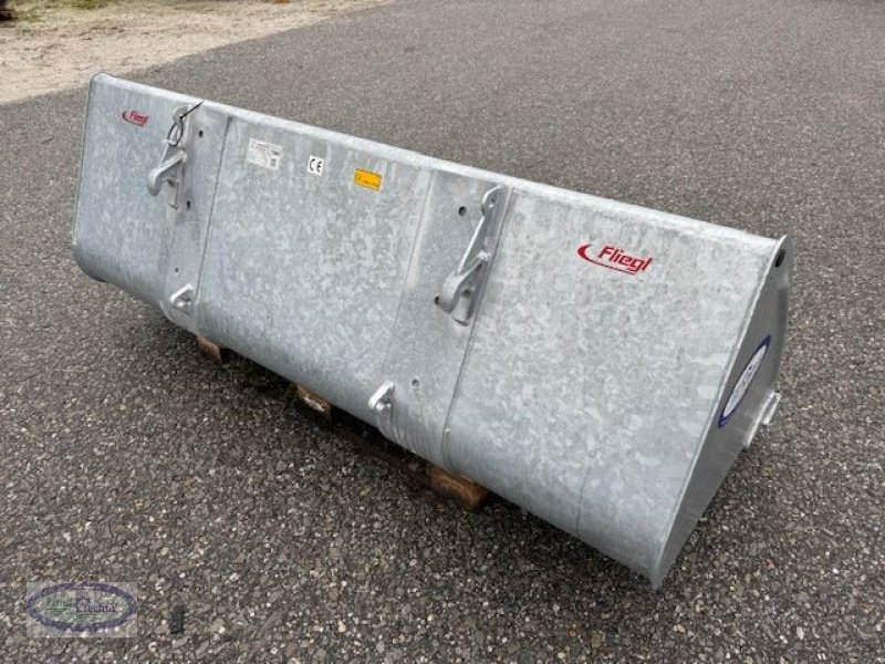 Frontladerzubehör of the type Fliegl Schwergutschaufel 2200, Neumaschine in Münzkirchen (Picture 4)