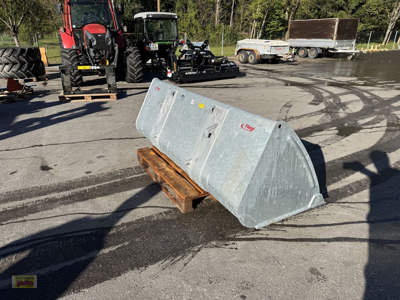 Frontladerzubehör des Typs Fliegl Schwergutschuafel 220 Euro Vollverzinkt, Neumaschine in Kötschach (Bild 7)