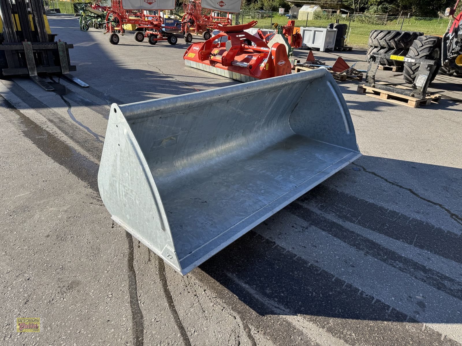 Frontladerzubehör des Typs Fliegl Schwergutschuafel 220 Euro Vollverzinkt, Neumaschine in Kötschach (Bild 8)