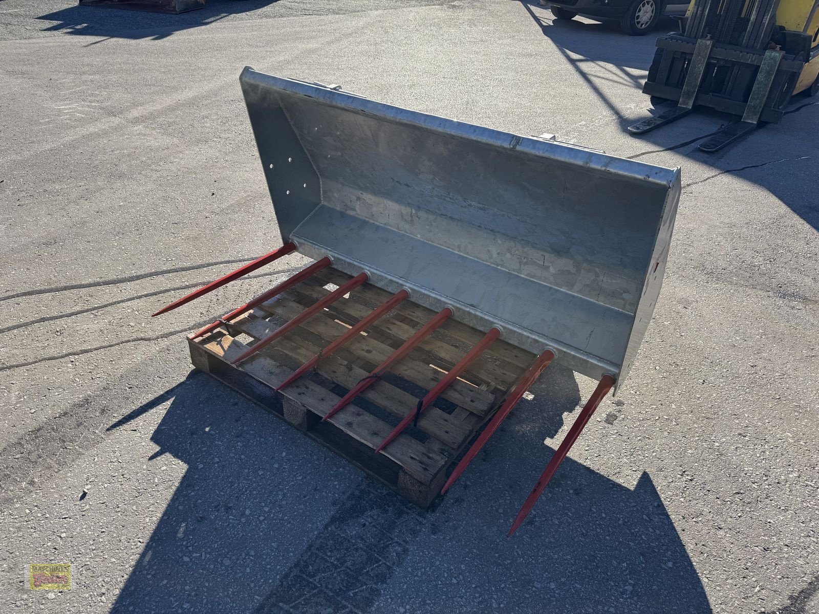 Frontladerzubehör des Typs Fliegl Stalldunggabel 145cm Euroaufnahme Vollverzinkt, Neumaschine in Kötschach (Bild 1)
