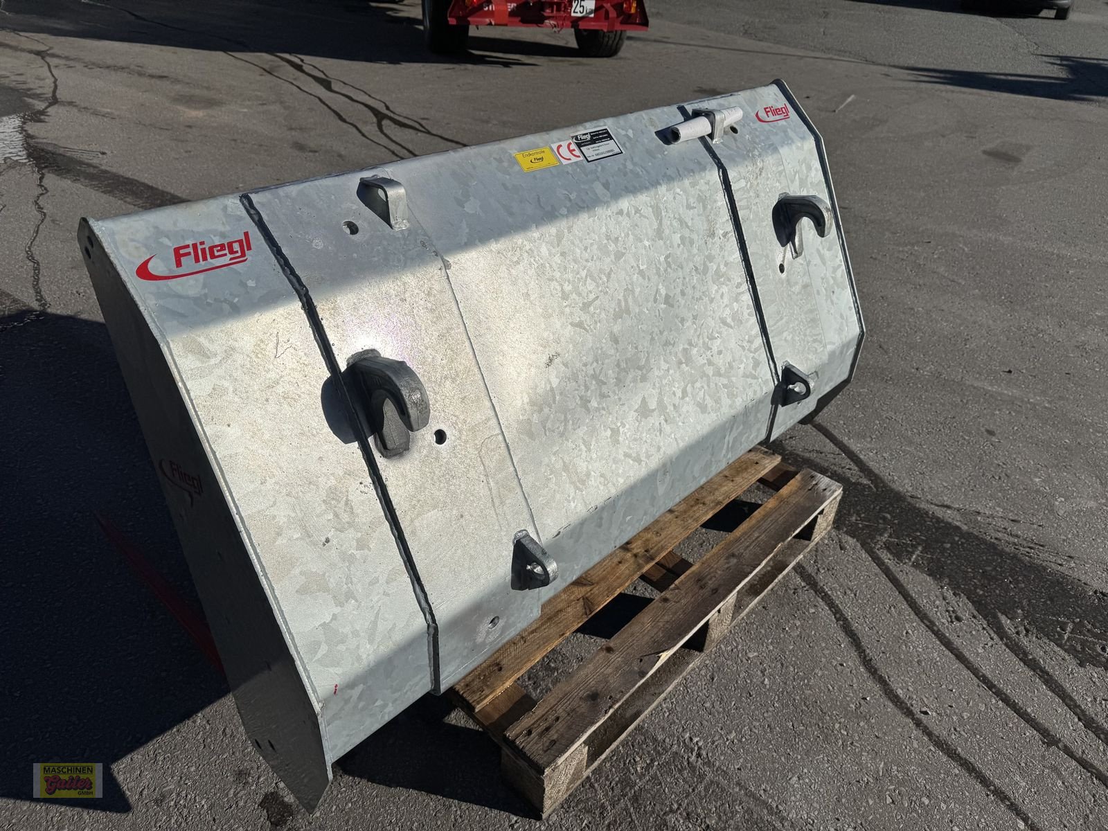 Frontladerzubehör des Typs Fliegl Stalldunggabel 145cm Euroaufnahme Vollverzinkt, Neumaschine in Kötschach (Bild 9)