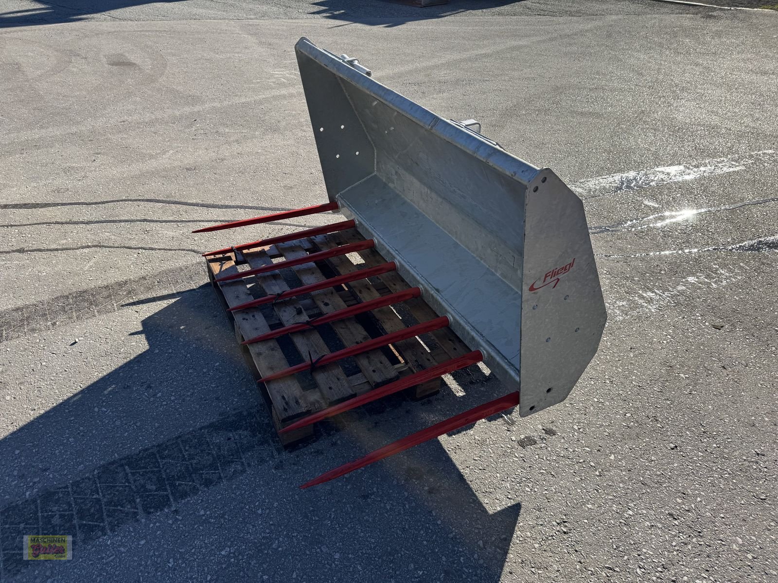 Frontladerzubehör des Typs Fliegl Stalldunggabel 145cm Euroaufnahme Vollverzinkt, Neumaschine in Kötschach (Bild 8)