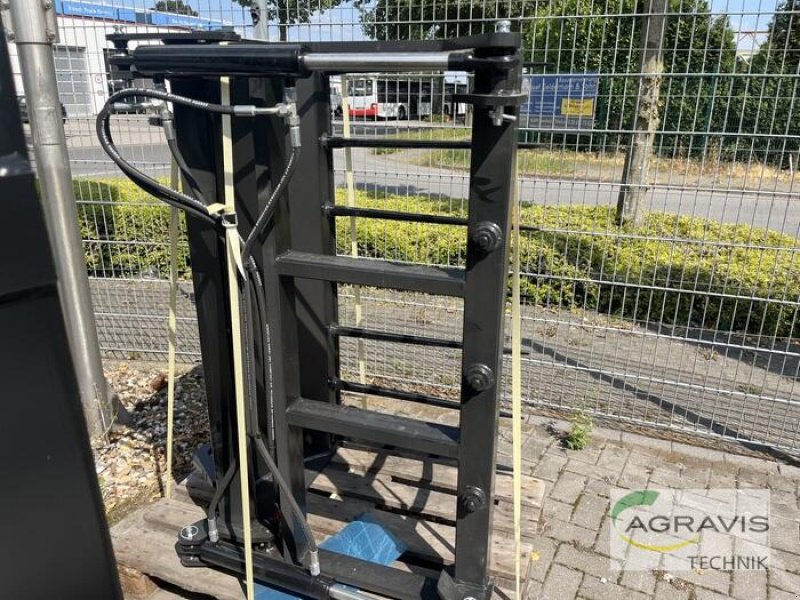 Frontladerzubehör of the type GiANT DUNG- UND SILAGEZANG, Neumaschine in Raesfeld (Picture 1)