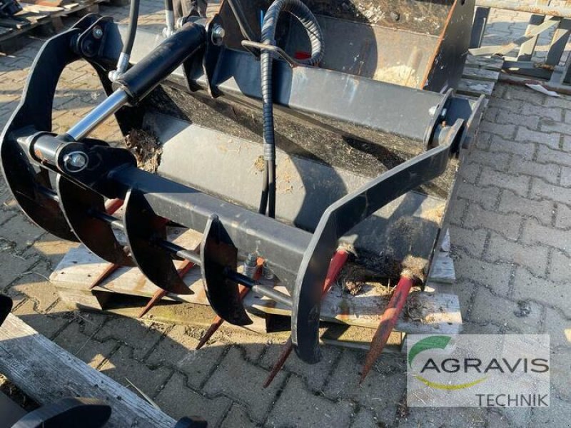 Frontladerzubehör of the type GiANT DUNG- UND SILAGEZANG, Neumaschine in Alpen (Picture 2)