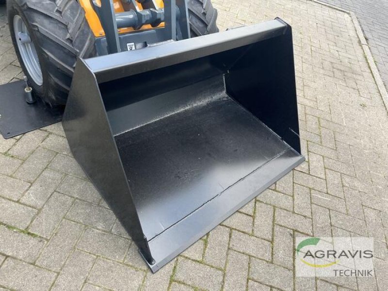 Frontladerzubehör of the type GiANT LEICHTGUTSCHAUFEL, Neumaschine in Raesfeld (Picture 1)