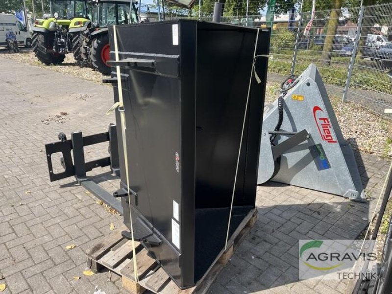 Frontladerzubehör of the type GiANT LEICHTGUTSCHAUFEL, Neumaschine in Raesfeld (Picture 1)