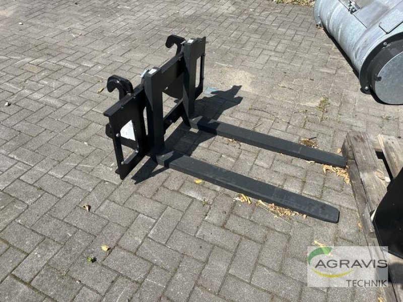 Frontladerzubehör of the type GiANT PALETTENGABEL, Neumaschine in Raesfeld (Picture 1)