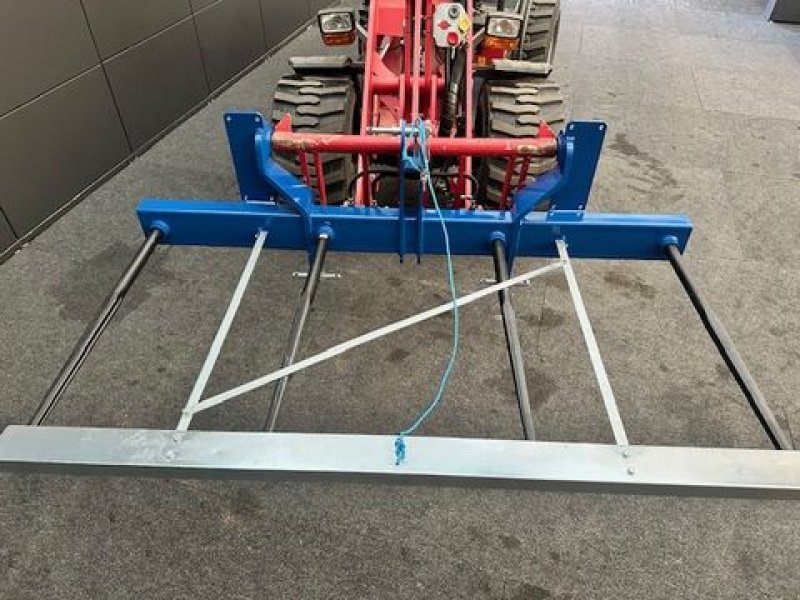 Frontladerzubehör des Typs Göweil Ballen-Transportdorn doppelt TDD, Neumaschine in Tamsweg (Bild 5)